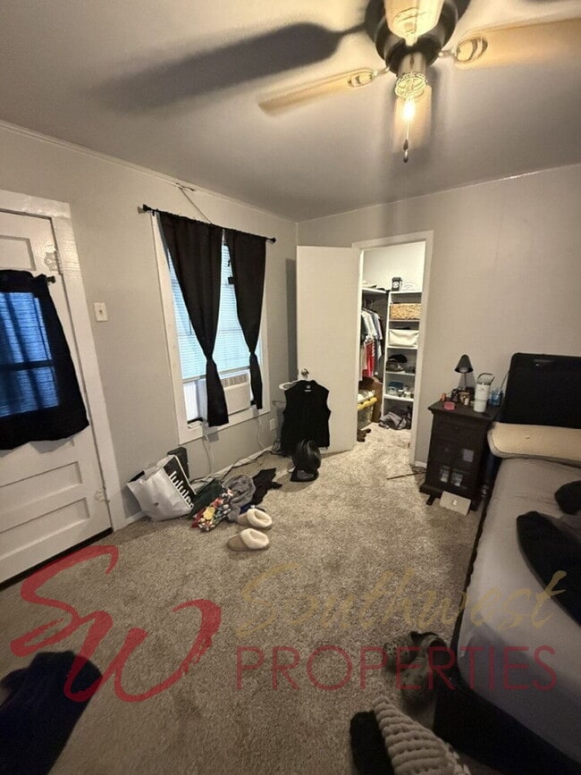 Building Photo - Perfect 1 Bed / 1 Bath Apartment (Single Occupancy Only)