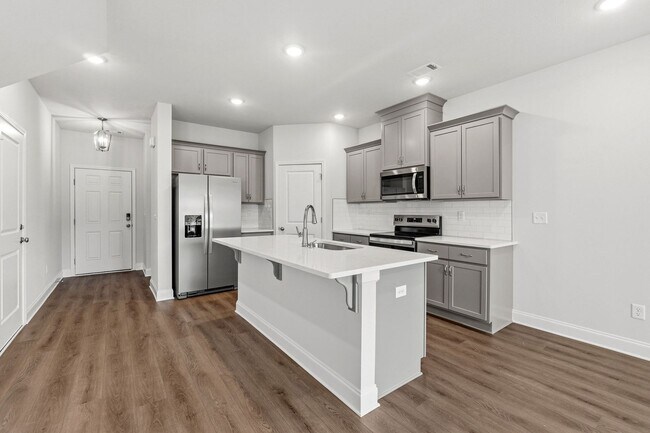 Building Photo - 1212 Vail Dr