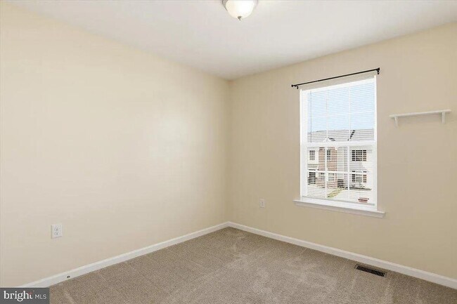 Building Photo - 38 Fastview Dr