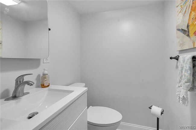 Building Photo - 169 Calvin Ct N