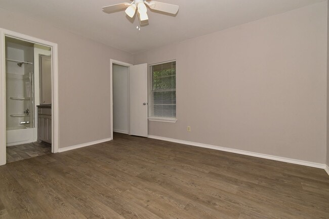 Building Photo - 4008 Templeton St
