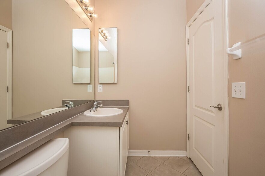 Building Photo - 4321 Bethpage Ct