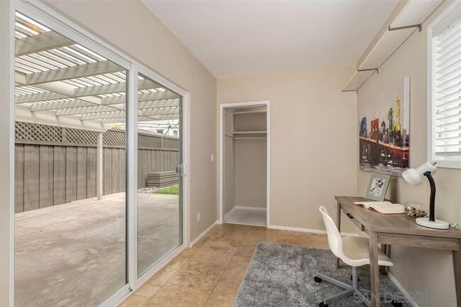 Building Photo - !!!CHARMING 4 BED 1 BATH HOME, DETACHED GA...