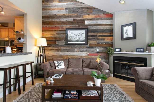 Building Photo - 2116 W 31st Ave