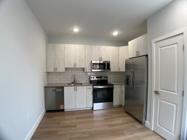 Building Photo - 3221 N 13th St