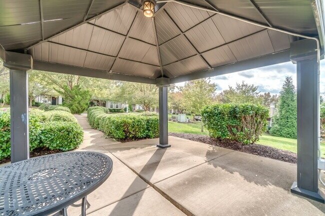 Building Photo - Spacious Lenox Village Townhouse: 3 Beds, ...