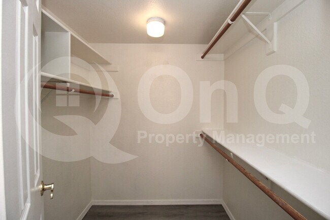 Building Photo - 5950 N 78th St