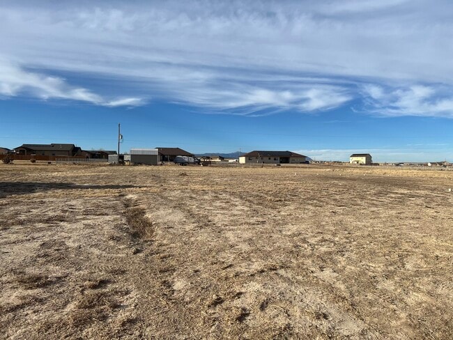 Building Photo - 1343 N Dailey Dr