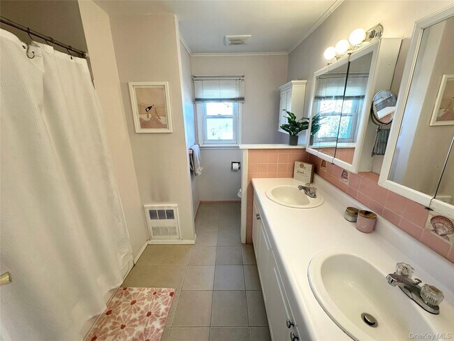 Building Photo - 133 Cleveland Ave