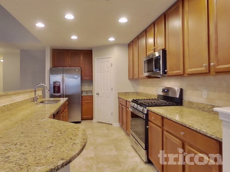 Building Photo - 2609 Jordan Ridge Dr