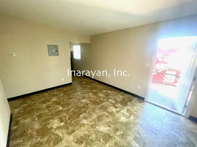 Building Photo - 2202 W Central Blvd