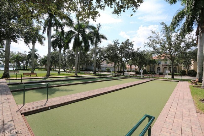 Building Photo - 6182 Towncenter Cir