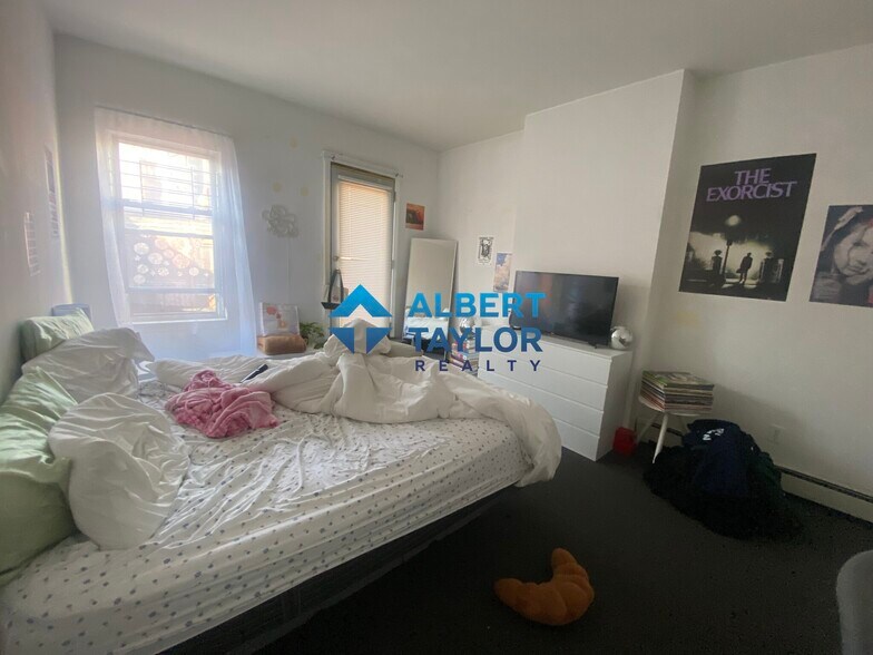 Building Photo - 14 Wigglesworth St