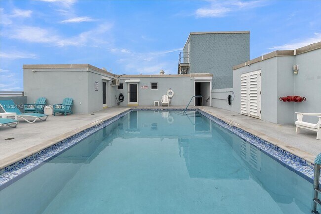Building Photo - 400 N Surf Rd