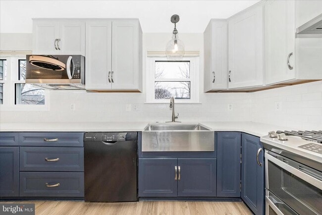 Building Photo - 6634 Rockridge Rd