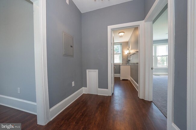 Building Photo - 7350 Ridge Ave