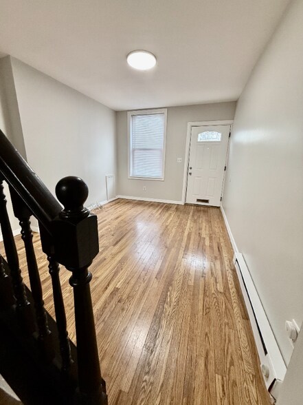 Building Photo - 1302 N Randolph St