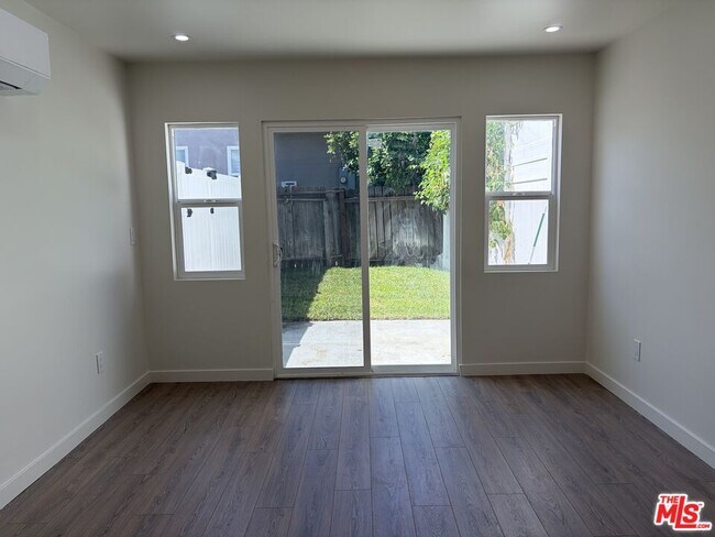 Building Photo - 15225 Valleyheart Dr