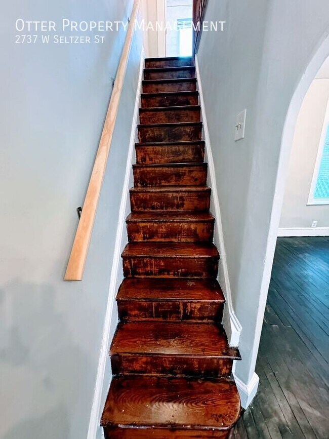 Building Photo - 2737 W Seltzer St