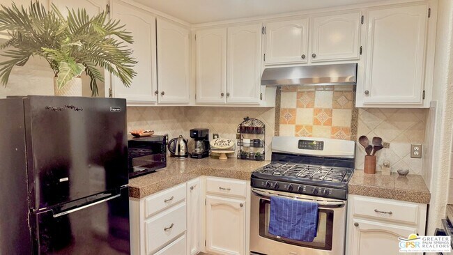 Building Photo - 51905 Avenida Rubio