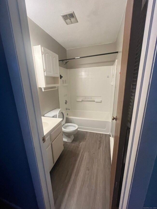 Building Photo - 72 Buddington Rd