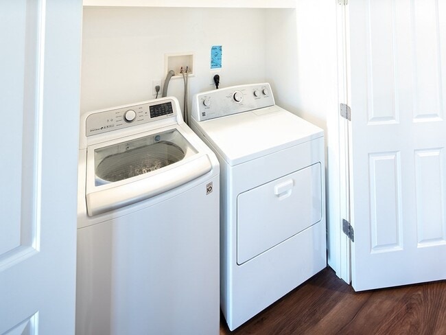 Building Photo - 47 Drum Dr