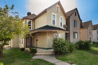 Building Photo - 842 St Clair Ave