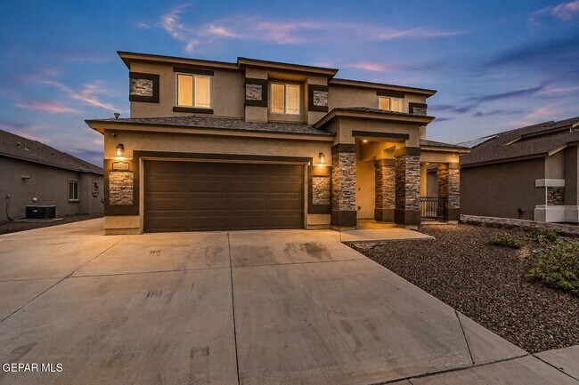 Building Photo - 14705 Tierra Escape Ave