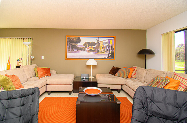 Building Photo - 8334 Cypress Ln