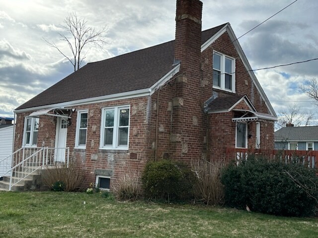 Building Photo - 141 Canton St