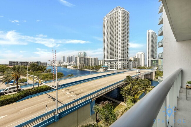 Building Photo - 2602 E Hallandale Beach Blvd