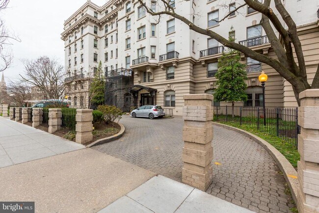 Building Photo - 3060 16th St NW