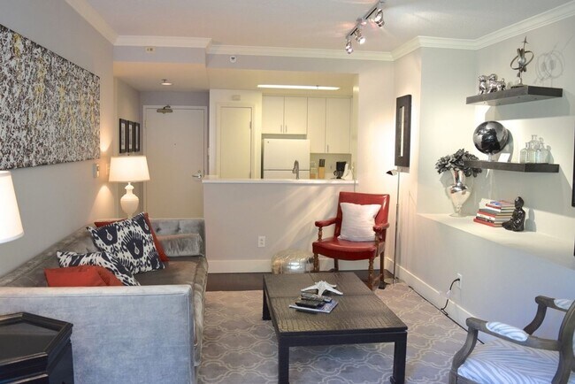 Building Photo - Mid-Term Occupancy, Telegraph Hill Furnished Condo- 1 Car Parking- 24 Hour Doorman - Fitness Center