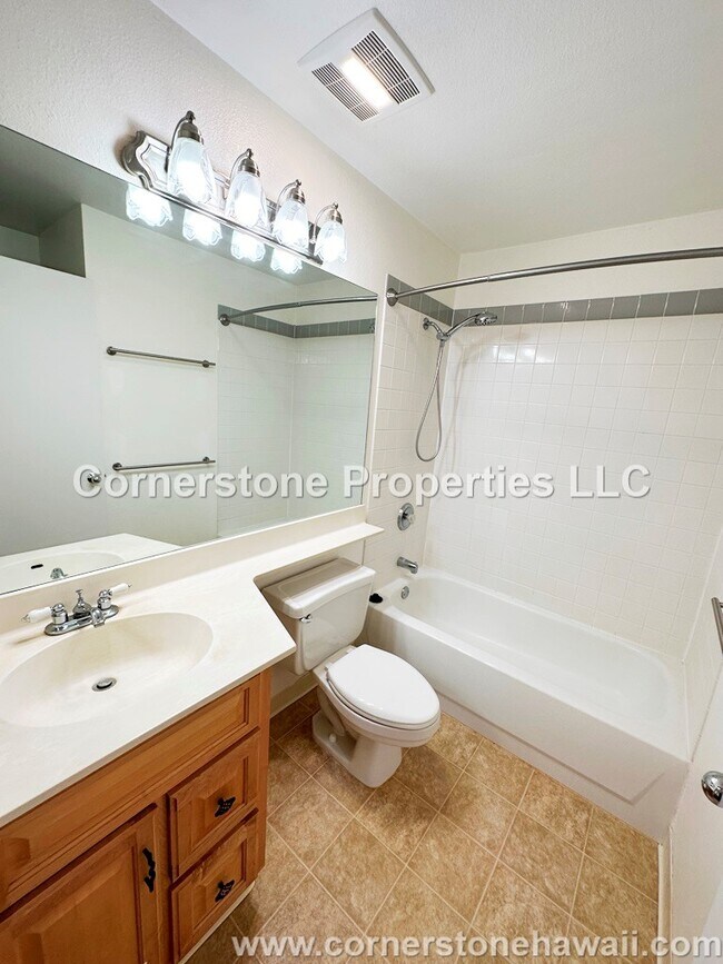 Building Photo - 94-638-638 Lumiaina St