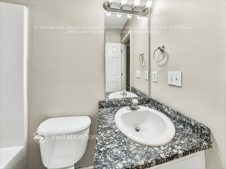 Building Photo - 516 Shaggy-Hickory Tr