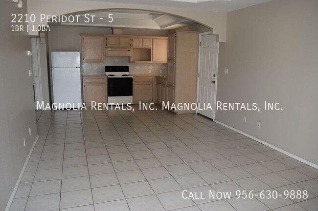 Building Photo - 2210 Peridot St