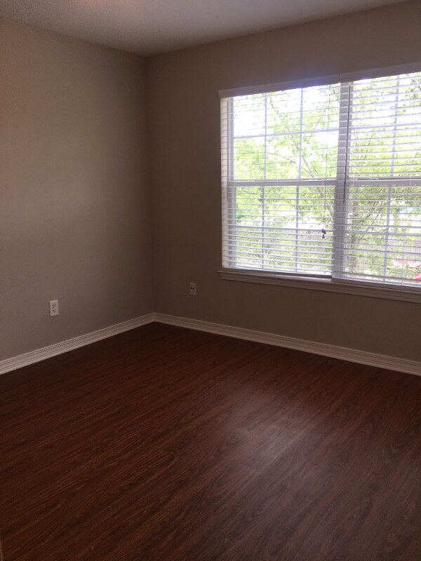Building Photo - 4672 Crossing Ct