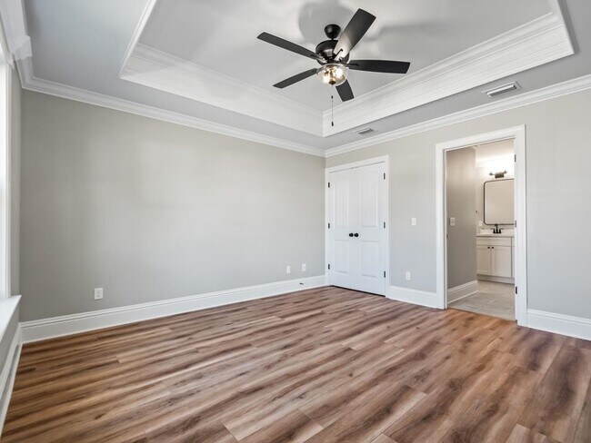 Building Photo - Spooktacular 3 Bedroom Available in Wakull...