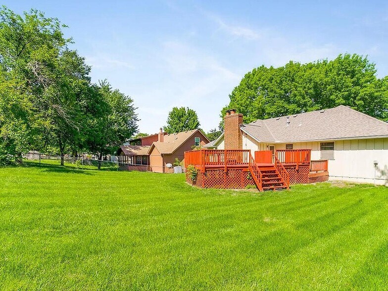 Building Photo - Spacious Shawnee Home Near Mill Creek Streamway Park