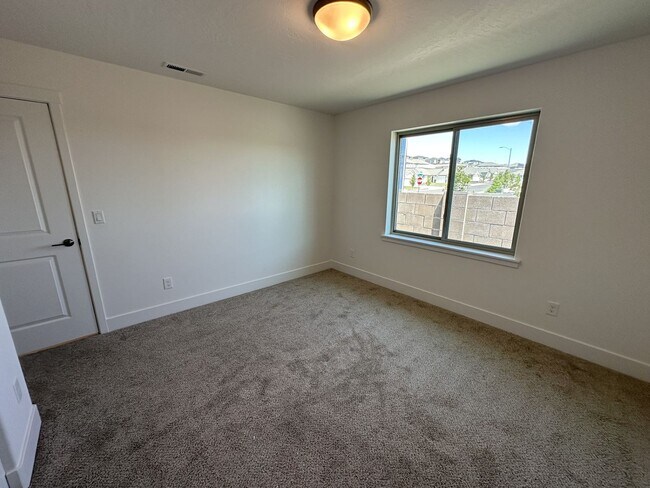 Building Photo - 6419 W 32nd Ave