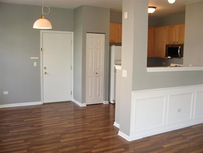 Building Photo - 24019 Walnut Cir