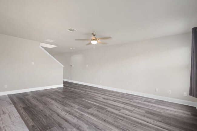 Building Photo - Application fee waived for approved applications. Contact us for details. Spacious 4-bedroom, 2.5...