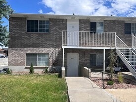 Building Photo - 835 E 500 N