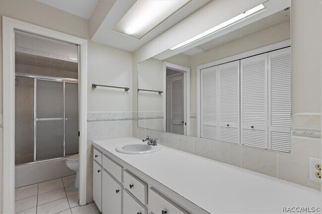 Building Photo - 11310 W Bayshore Dr