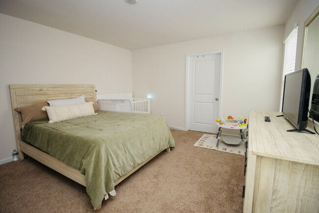 Building Photo - Gorgeous 4 Bedroom, 2 Bath Home in Bowden ...