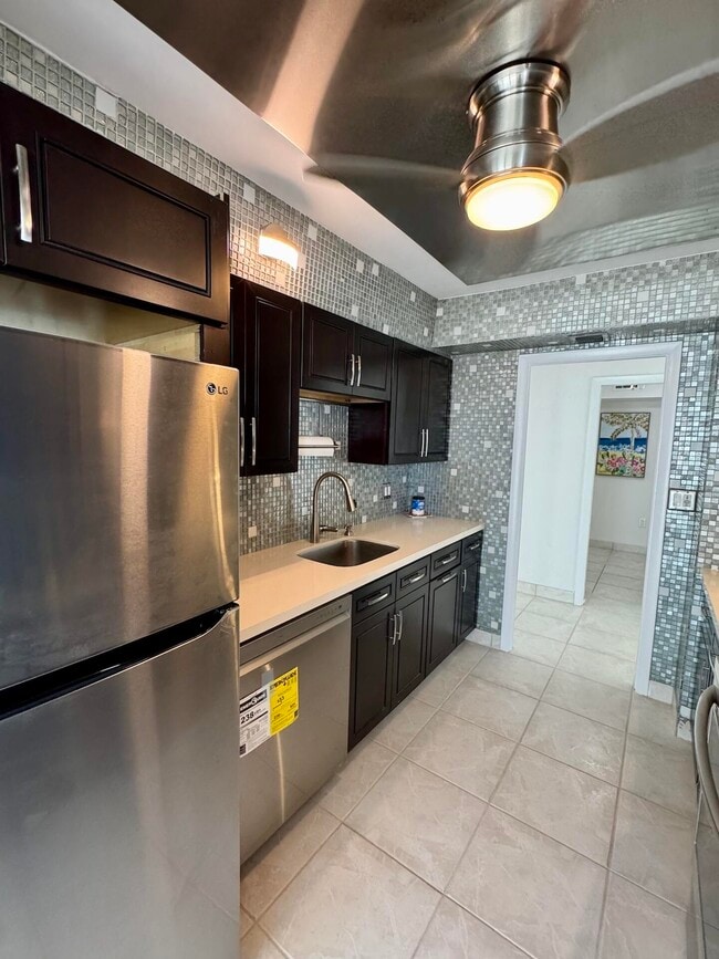 Building Photo - 3400 Galt Ocean Dr