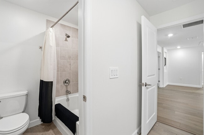 Building Photo - 18579 Ives Dr