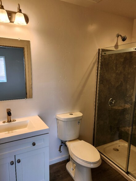 Building Photo - 570 Bent River Rd