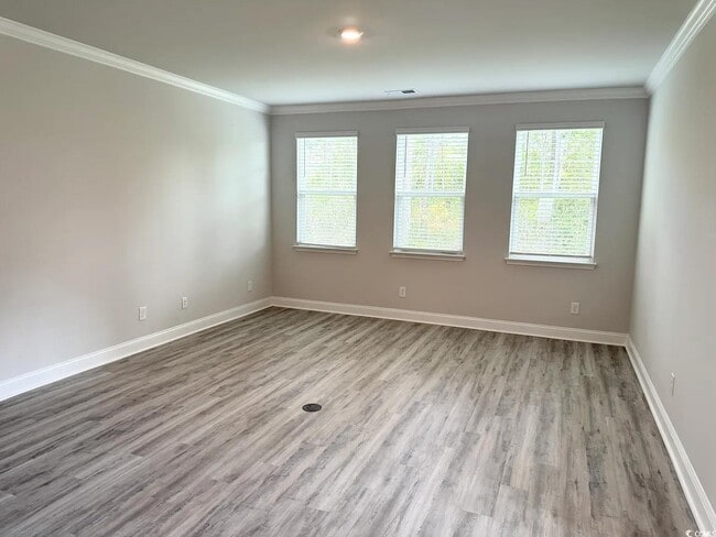 Building Photo - 7100 Shooting Star Way