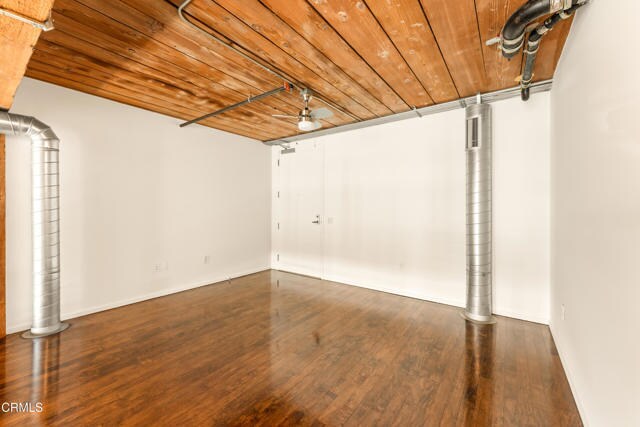 Building Photo - 530 S Hewitt St